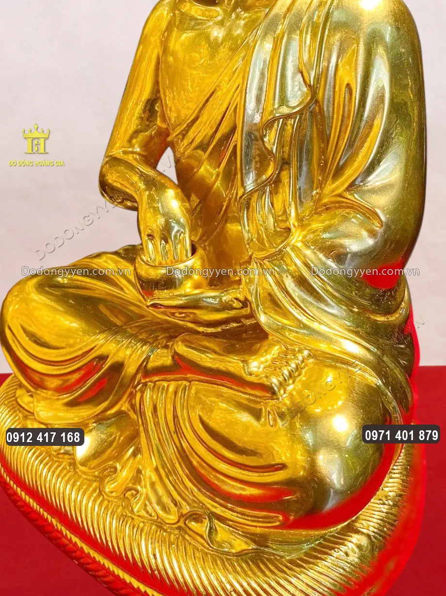 Từng họa tiết hoa văn được chạm khắc sắc n&eacute;t v&agrave; tinh xảo